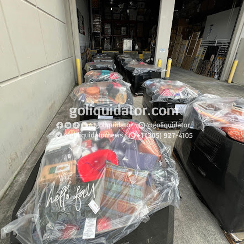 Pallets with general merchandise for bin stores