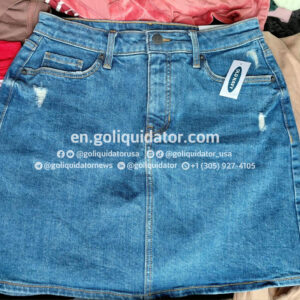 Pallets of mixed clothing for kids and womens from recognized brand