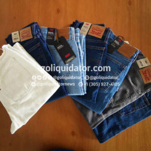 Small lots of Levi’s jeans for men and women.
