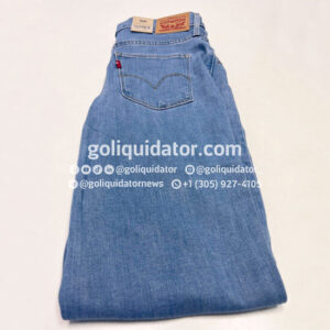 Small lots of Levi’s jeans for men and women.