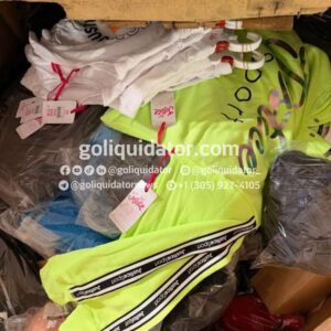 Camiones de ropa mixta proveniente de Walmart