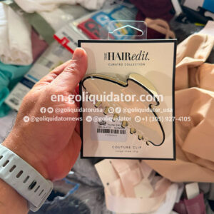 Pallets with accessories and miscellaneous items