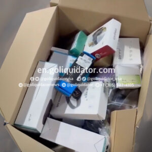 Lots of Amazon truckload merchandise for bin stores.
