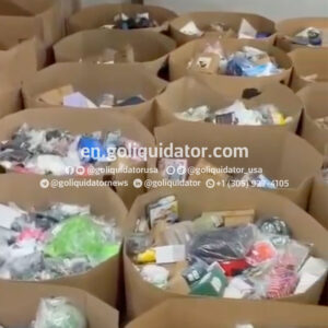 Lots of Amazon truckload merchandise for bin stores.