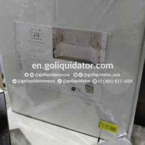 Lot of bedding and decor items form Kohl's