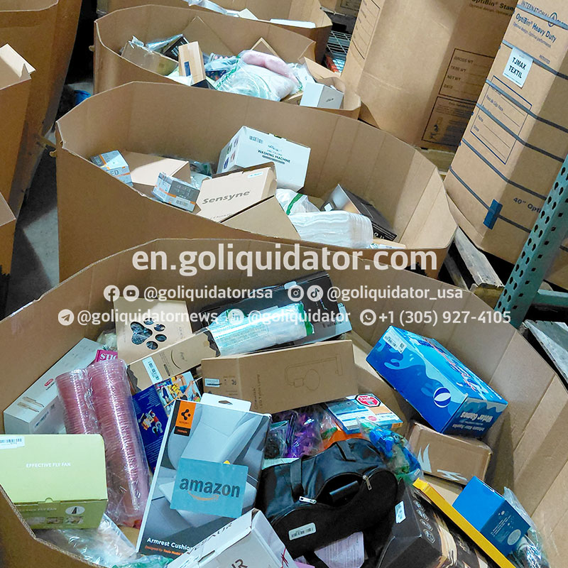 Pallets with merchandise from Amazon