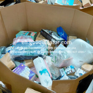 Pallets with merchandise from Amazon