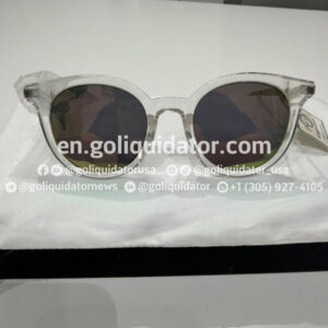 Lots of Oscar de la Renta sunglasses