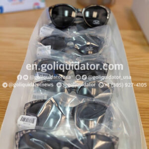 Lots of Oscar de la Renta sunglasses