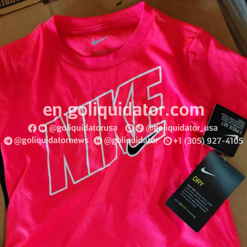 Lots of mixed clothing from recognized stores