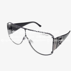 Lots of sunglasses and watches from recognized brands