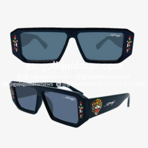 Lots of sunglasses and watches from recognized brands