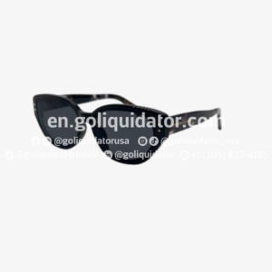 Lots of sunglasses and watches from recognized brands