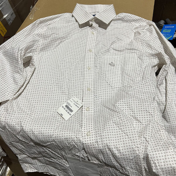 Batches of men's clothing in wholesale liquidation