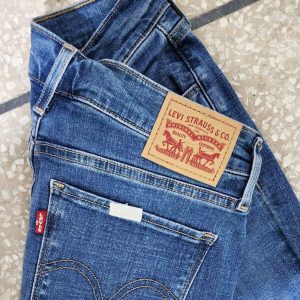 Jeans from recognized brands by container