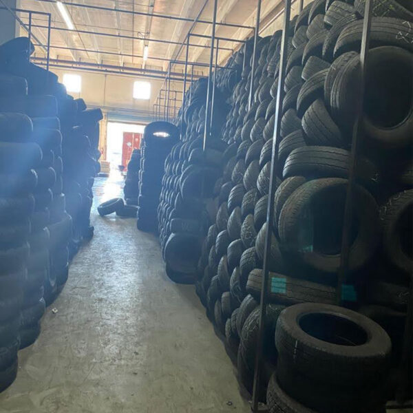 Lots of used tires (like new) in wholesale liquidation