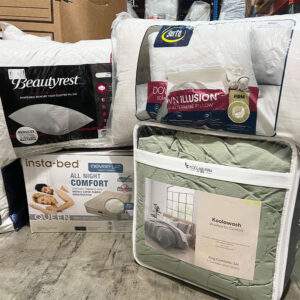 Lot of bedding and home linen from Kohl's in wholesale liquidation