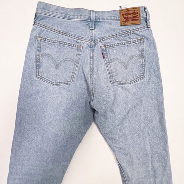 Lots of Levi's jeans in wholesale liquidation