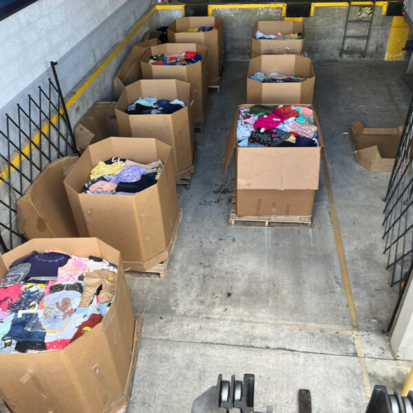Lot of chilren's clothing in wholesale liquidation