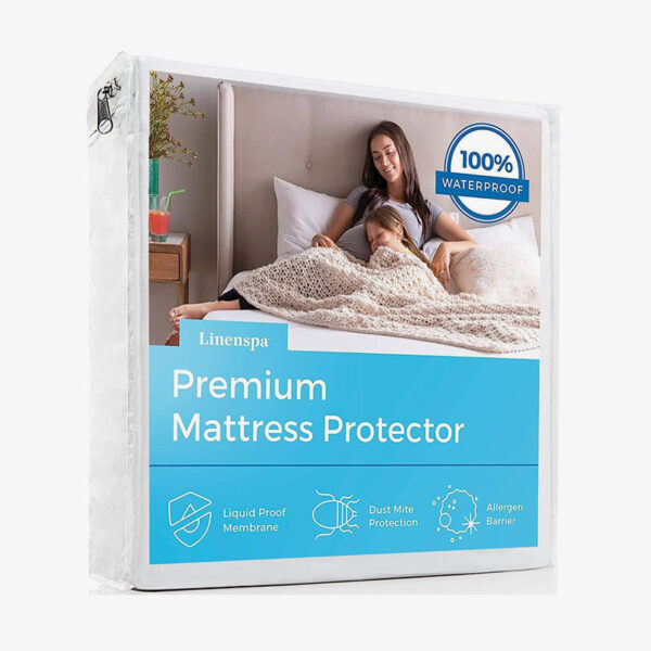 Lot of mattress protectors in wholesale liquidation