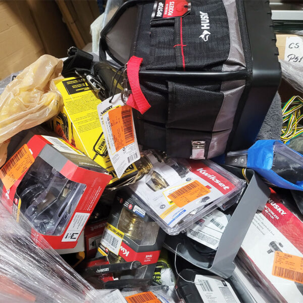 Lot of hardware and tools in wholesale liquidation