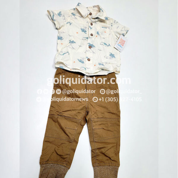 Lots of children’s clothing in wholesale liquidation.