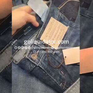 Lot of levi’s jeans for women in wholesale liquidation.