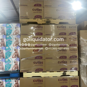 Lot of diapers for children in wholesale liquidation.