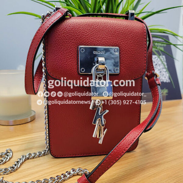 Lot of premium handbags and wallets, from exclusive brands, in wholesale liquidation